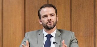 Ministro da Fazenda critica sanções dos EUA por ligações com o PCC