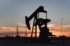 Petróleo dispara após EUA atacarem Irã e restabelecerem sanções