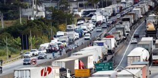 Caminhoneiros ameaçam greve se Alcolumbre não pautar MP do Frete