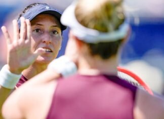 Luisa Stefani avança às oitavas de final nas duplas em Wimbledon