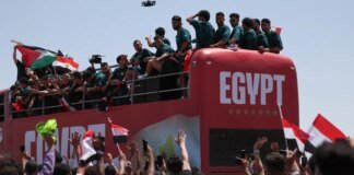 Jogadores do Egito são recebidos como heróis após atuação na Copa