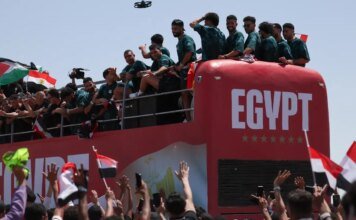 Jogadores do Egito são recebidos como heróis após atuação na Copa