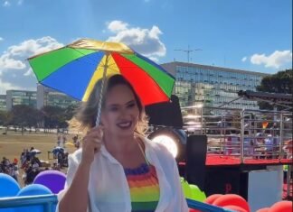 Trio da Mamá é sucesso na Parada LGBT+ de Brasília