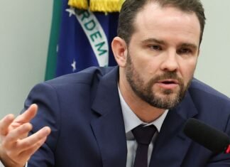 Durigan rebate críticas de inércia sobre crise do BRB