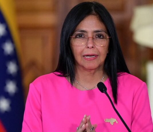 Presidente da Venezuela confirma acordo petrolífero com Estados Unidos