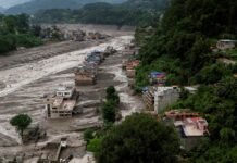 Nepal monitora dois lagos; risco de enchentes persiste