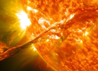 Tempestade solar deve atingir a Terra até sexta