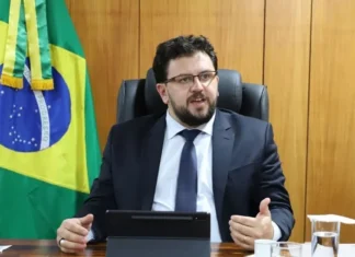 PL prepara pedido de investigação ao STF sobre ex-chefe de gabinete de Lula