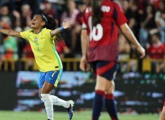Câmara aprova lei com medidas para promover futebol feminino no país