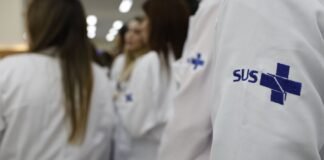 Saúde estende atuação de 676 médicos especialistas no SUS