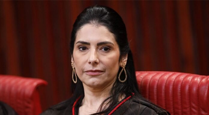 Ministra do TSE pede mais tempo para analisar pesquisa AtlasIntel