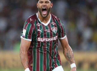 Fluminense vira sobre o Remo e se mantém firme no G-4 do Brasileirão