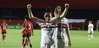 São Paulo vence Vitória e assume liderança do Brasileirão Feminino