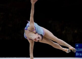 Babi e Maria Eduarda brilham em 1º dia do Mundial de Ginástica Rítmica