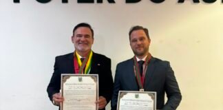 Marley Mendonça e Diego Marques recebem medalha da ABRASCI