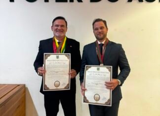 Marley Mendonça e Diego Marques recebem medalha da ABRASCI