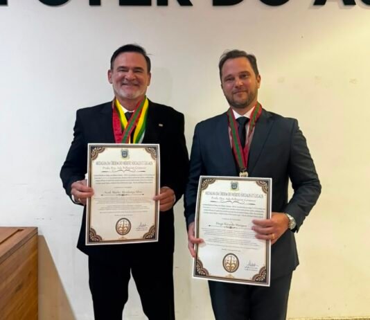 Marley Mendonça e Diego Marques recebem medalha da ABRASCI