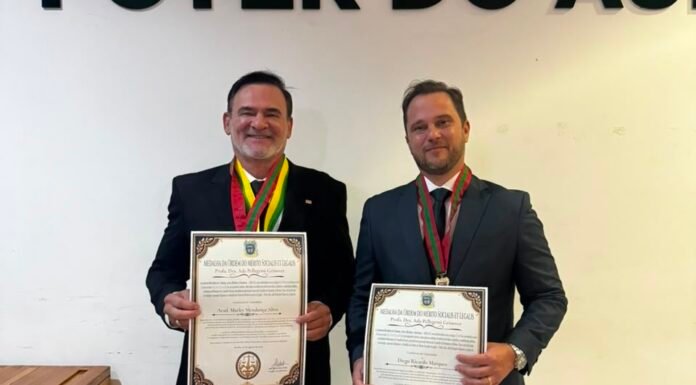Marley Mendonça e Diego Marques recebem medalha da ABRASCI