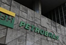 Petrobras tem lucro líquido de R$ 52,4 bi no segundo trimestre