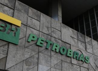 Petrobras tem lucro líquido de R$ 52,4 bi no segundo trimestre