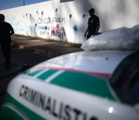 Suspeito de pichar Embaixada dos Estados Unidos em Brasília é preso