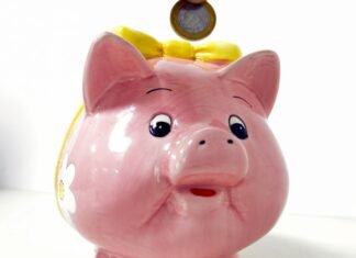 Retiradas da poupança superam depósitos em R$ 7,15 bilhões em julho