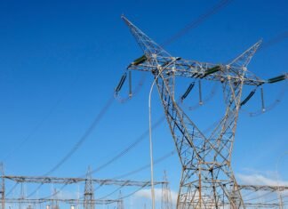 Consumidores poderão escolher fornecedores de energia a partir de 2027