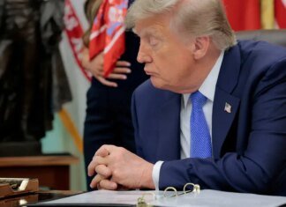 Trump promete US$ 5 mil a cada americano se vencer eleições