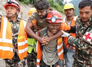 Equipes de resgate do Nepal buscam 900 trabalhadores de hidrelétricas