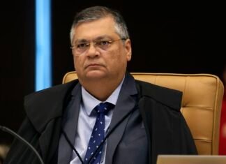 Dino cobra explicação sobre elo entre Master e instituto de Mendonça