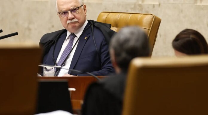 Fachin marca sessão sobre Mendonça para dia 23