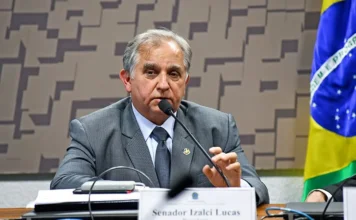Izalci intensifica no Senado a PEC para blindar o FCDF