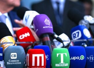 Assédio e sobrecarga ameaçam saúde mental de jornalistas, diz pesquisa