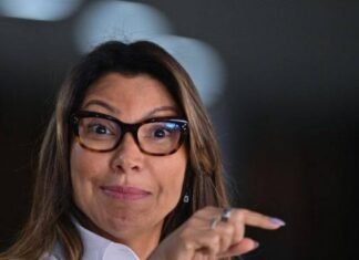 Justiça manda AGU explicar defesa judicial de Janja