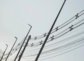 Operação em ferros-velhos quer reduzir furto de fios de cobre no Rio