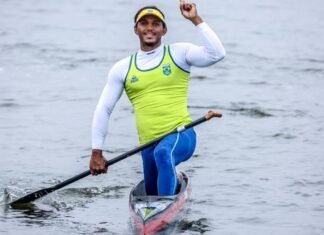 Isaquias Queiroz conquista a medalha de ouro no Mundial de Canoagem