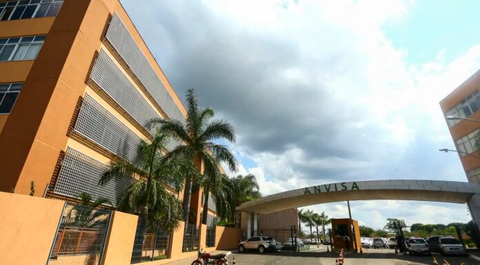 Anvisa proíbe venda de cosméticos e manda recolher gel falsificado