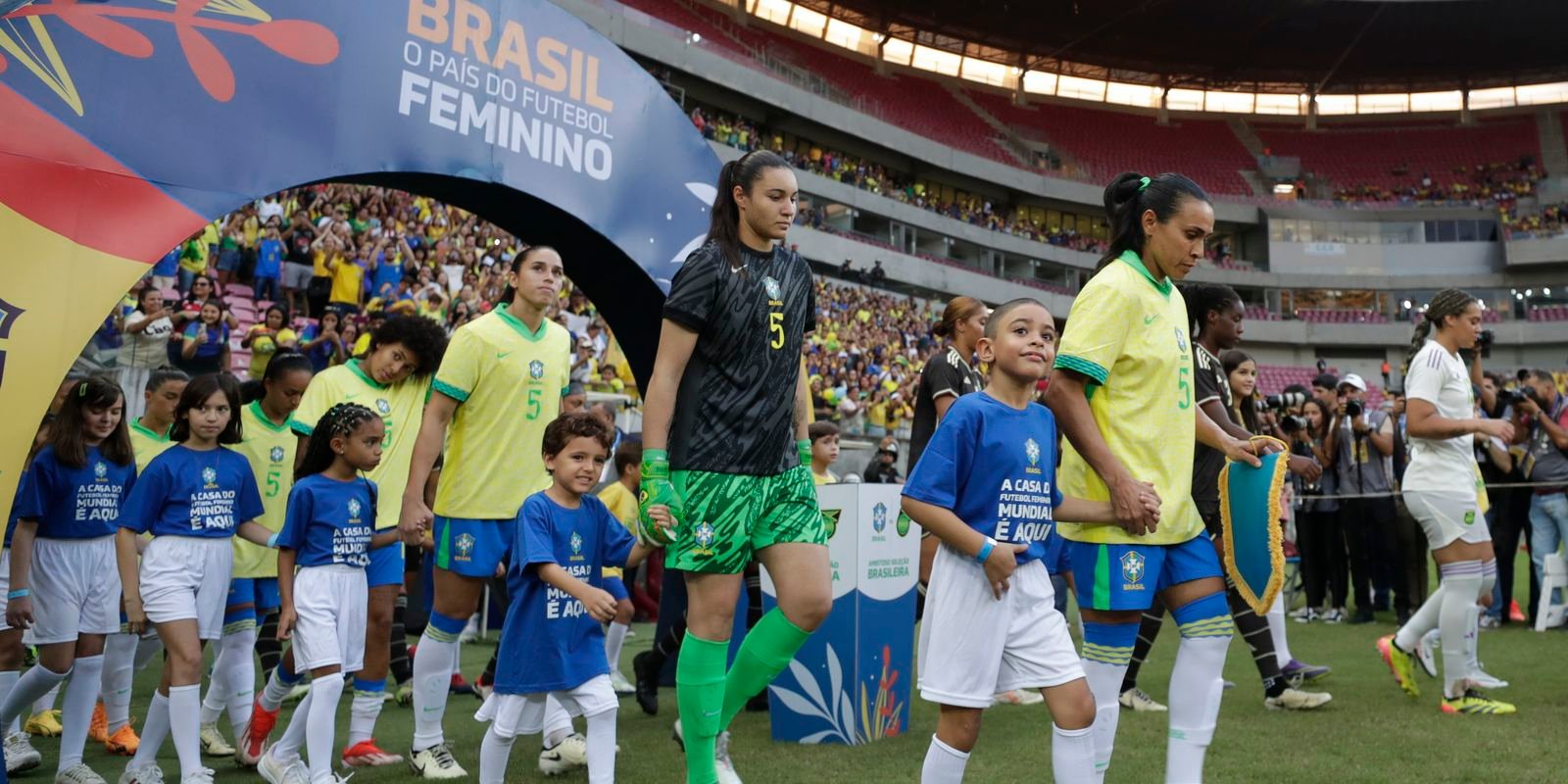 Seleção feminina de futebol faz amistoso hoje contra a Argentina