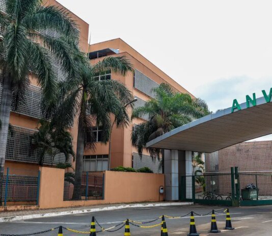 Anvisa proíbe venda de picolé com melatonina e suplemento de proteína
