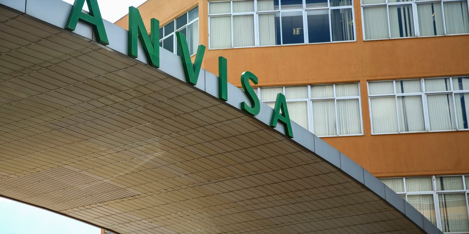 Anvisa suspende propaganda enganosa de suplementos alimentares