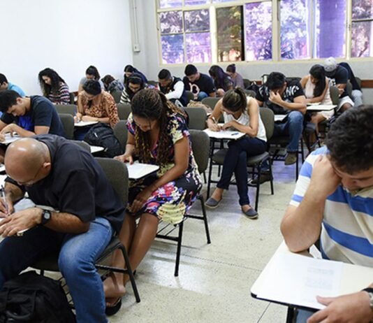 Provas de português para estrangeiros começam nesta terça-feira
