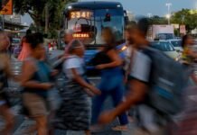 Estudo revela como medo da violência limita rotina de mulheres no RJ