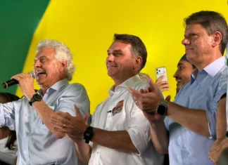 Caiado declara apoio a Flávio no segundo turno